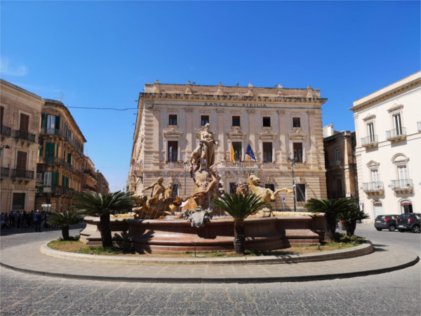 Fontana di Artemide Piazza Archimede a Ortigia