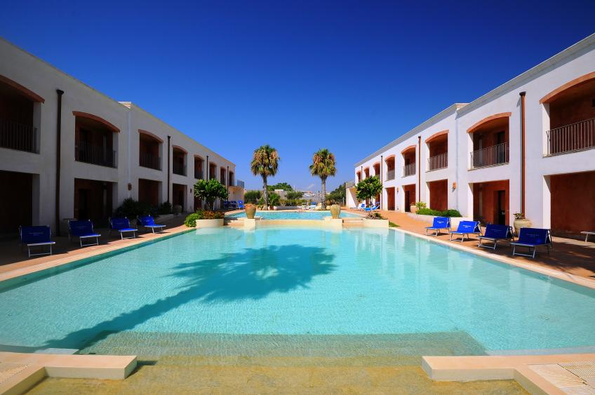 Delfino Beach Hotel - Piscina1