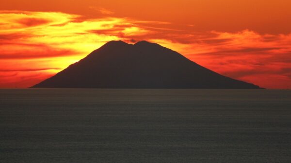 Stromboli al tramonto